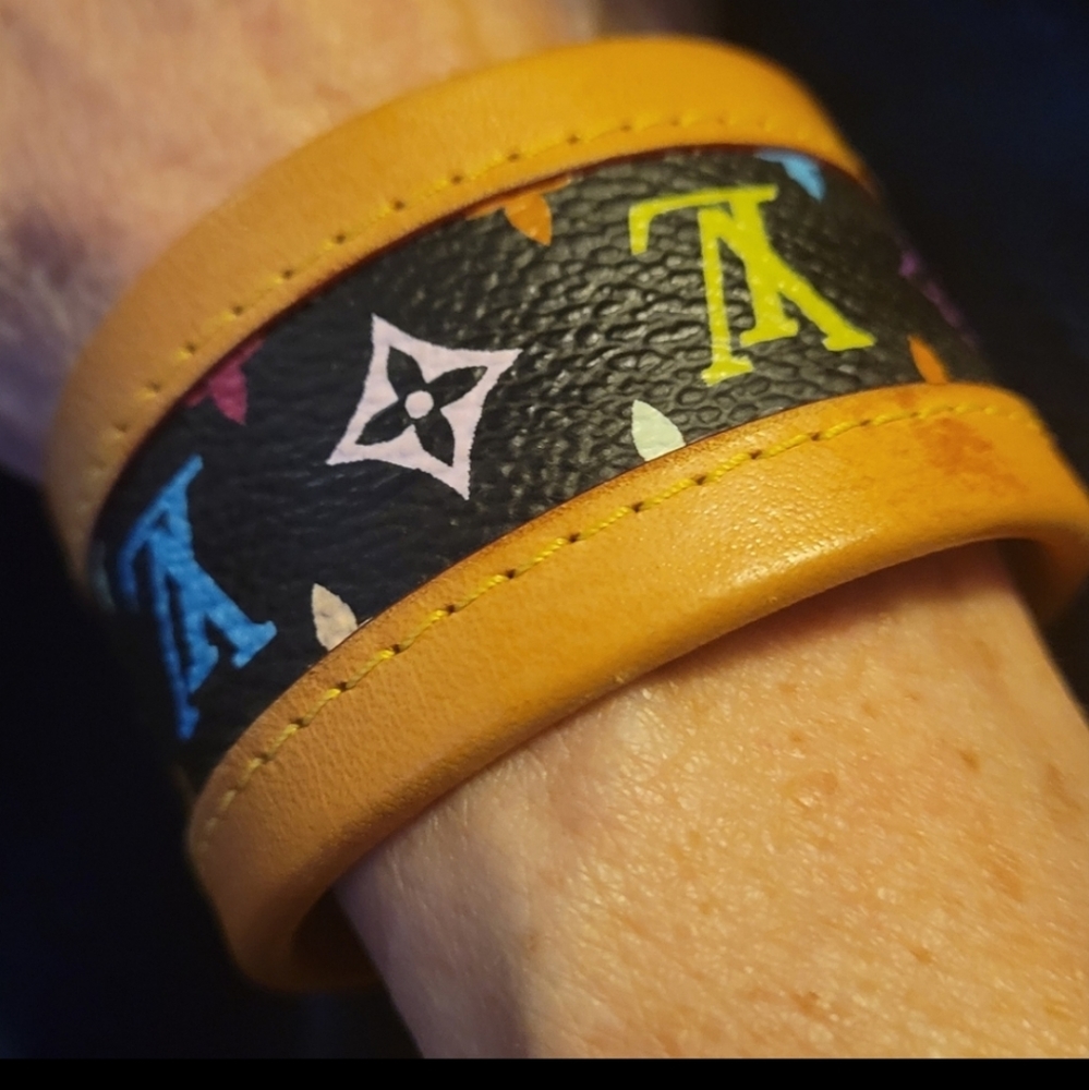 - BEAUTIFUL LV MURAKAMI LOCKIT Koala BRACELET NO CANCELATION Firm